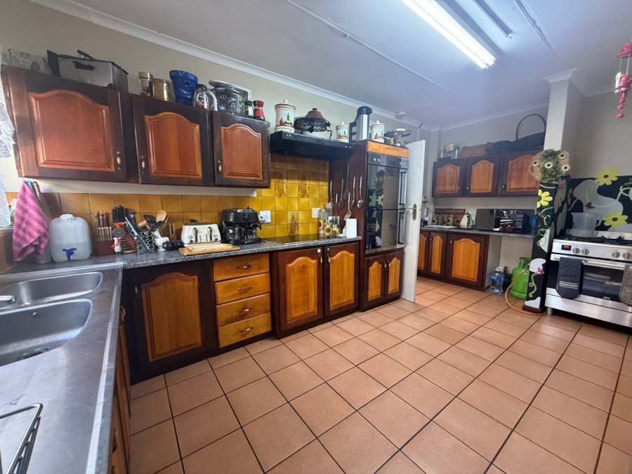 To Let 4 Bedroom Property for Rent in Ifafi North West